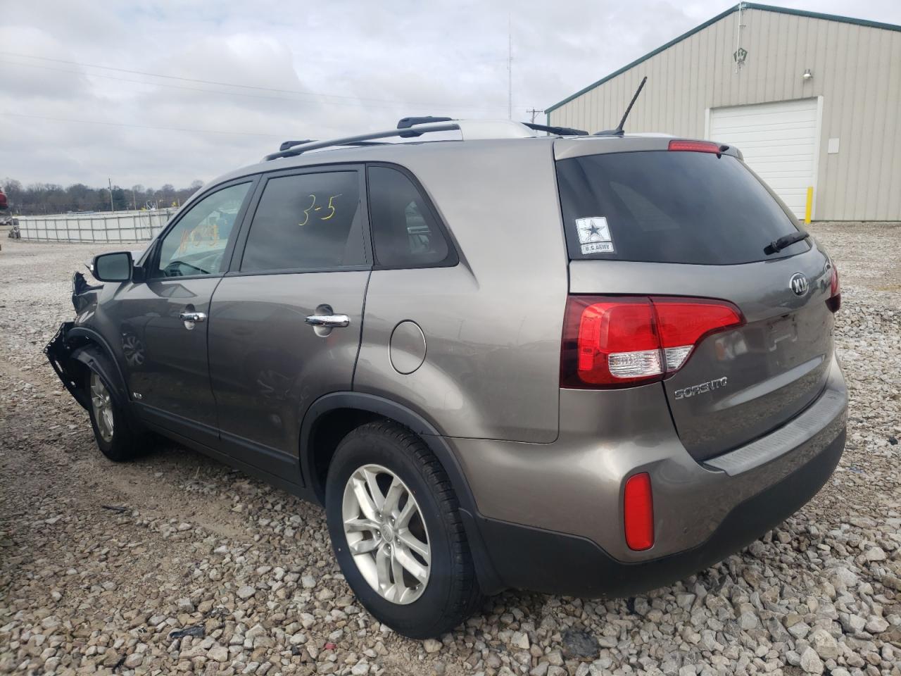 Photo 3 from auction – 2015 KIA SORENTO LX with VIN 5XYKTCA63FG558741