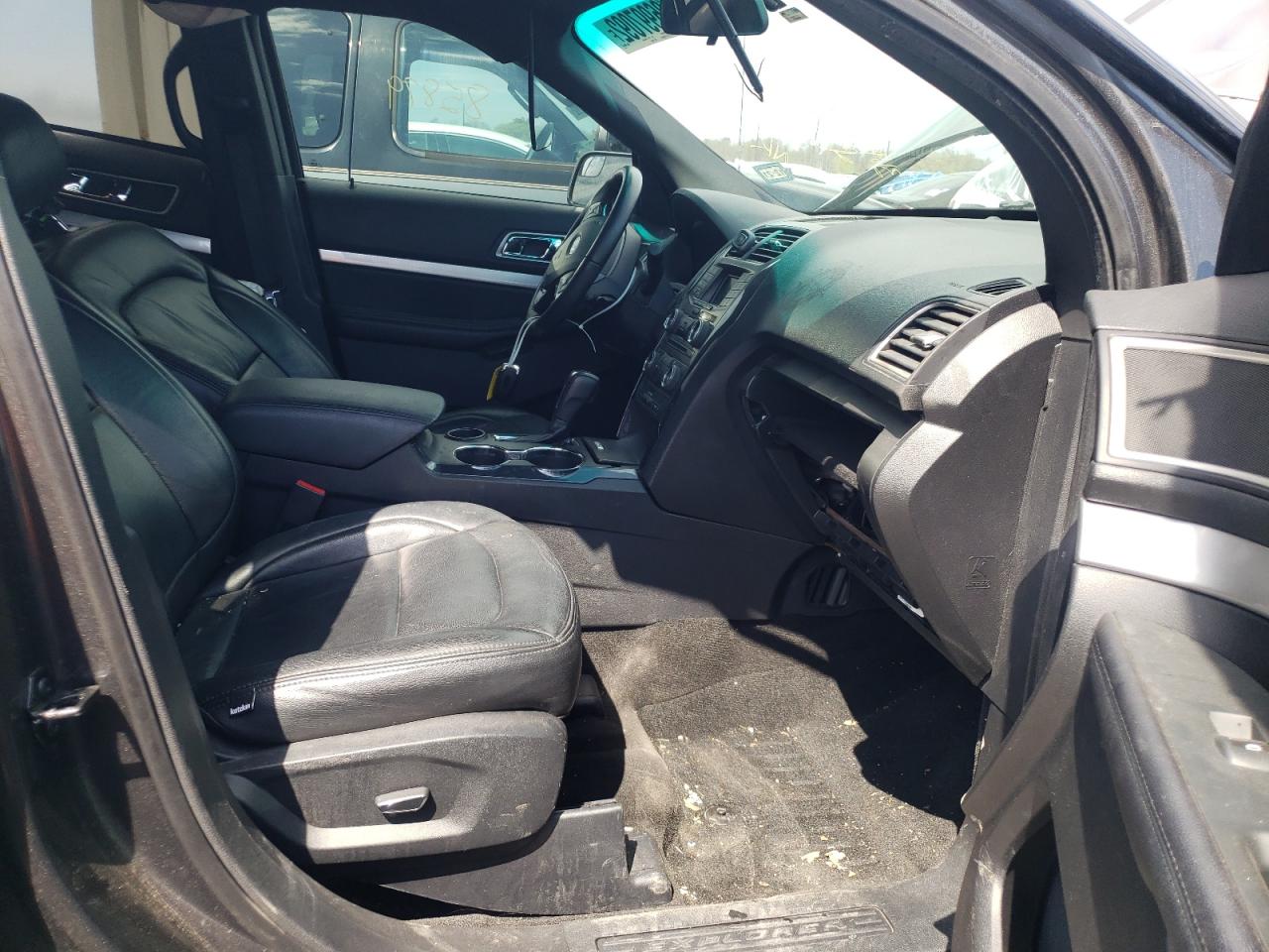 Photo 5 from auction – 2017 FORD EXPLORER X with VIN 1FM5K7D83HGB20852