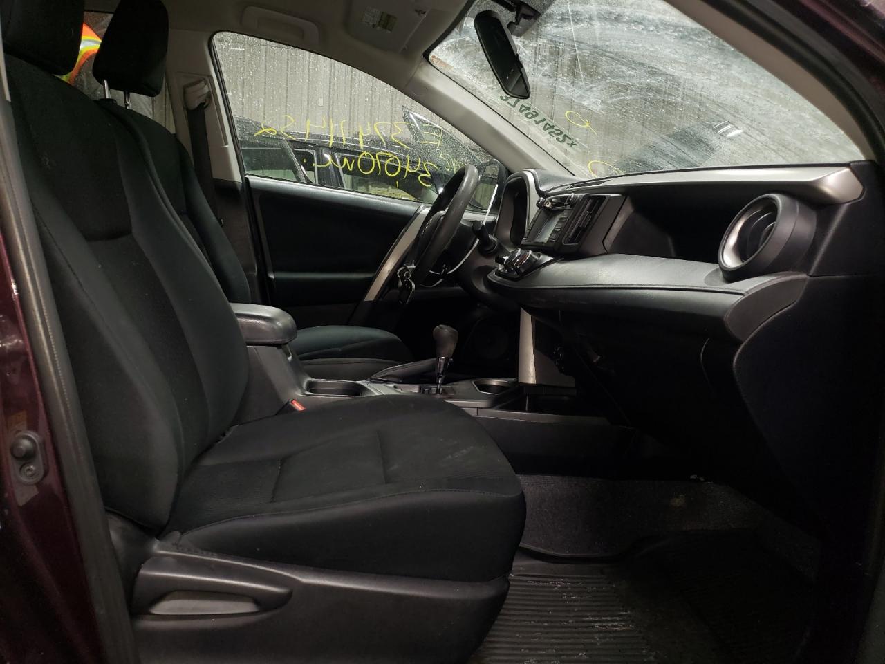 Photo 5 from auction – 2016 TOYOTA RAV4 LE with VIN 2T3BFREV6GW466134