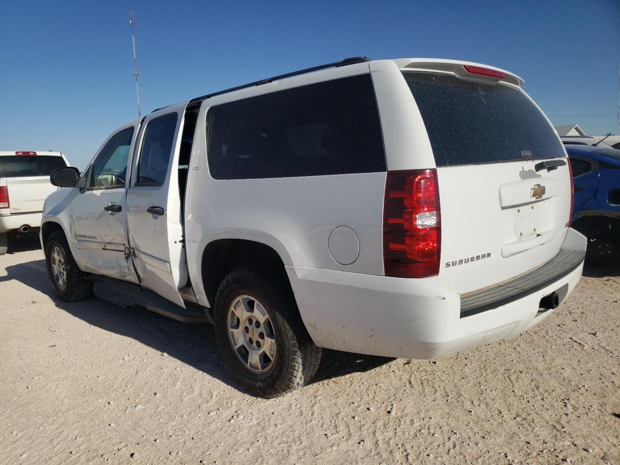 Photo 3 from auction – 2007 CHEVROLET SUBURBAN C with VIN 3GNFC16097G268458