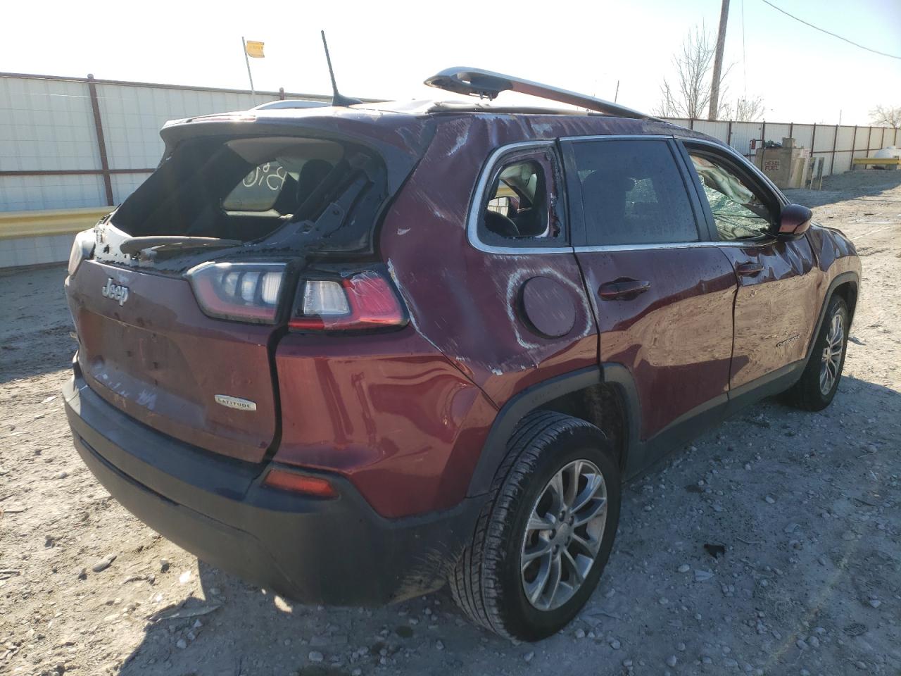 Photo 4 from auction – 2019 JEEP CHEROKEE L with VIN 1C4PJLLB1KD176268