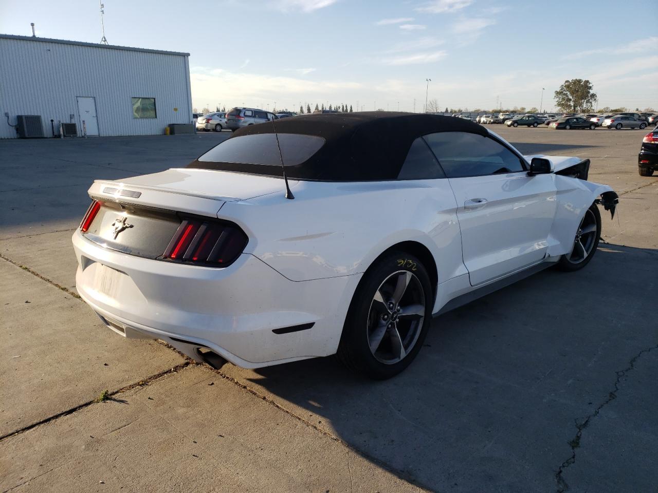 Photo 4 from auction – 2015 FORD MUSTANG with VIN 1FATP8EM7F5393063