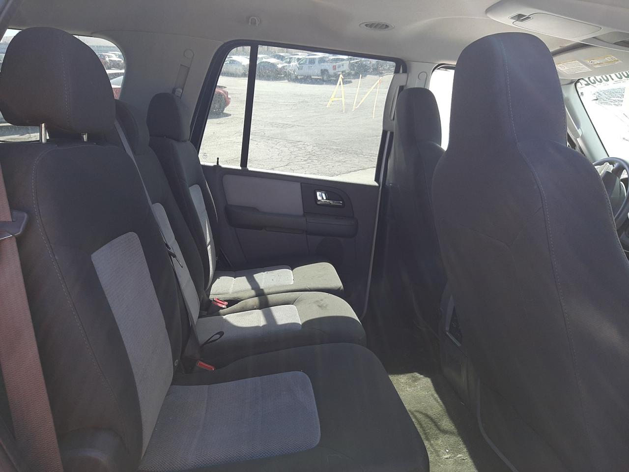 Photo 6 from auction – 2005 FORD EXPEDITION with VIN 1FMPU15535LA73149
