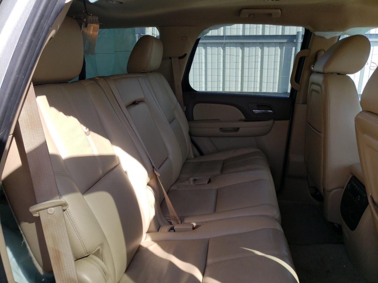 Zdjęcie 6 z aukcji – 2011 GMC YUKON SLT z VIN 1GKS2CE09BR352798