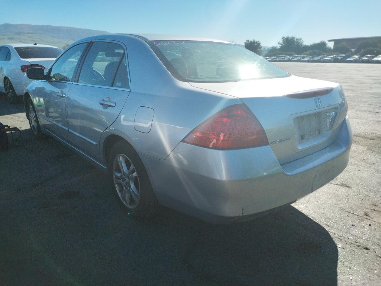 Photo 3 from auction – 2007 HONDA ACCORD SE with VIN JHMCM56337C024963