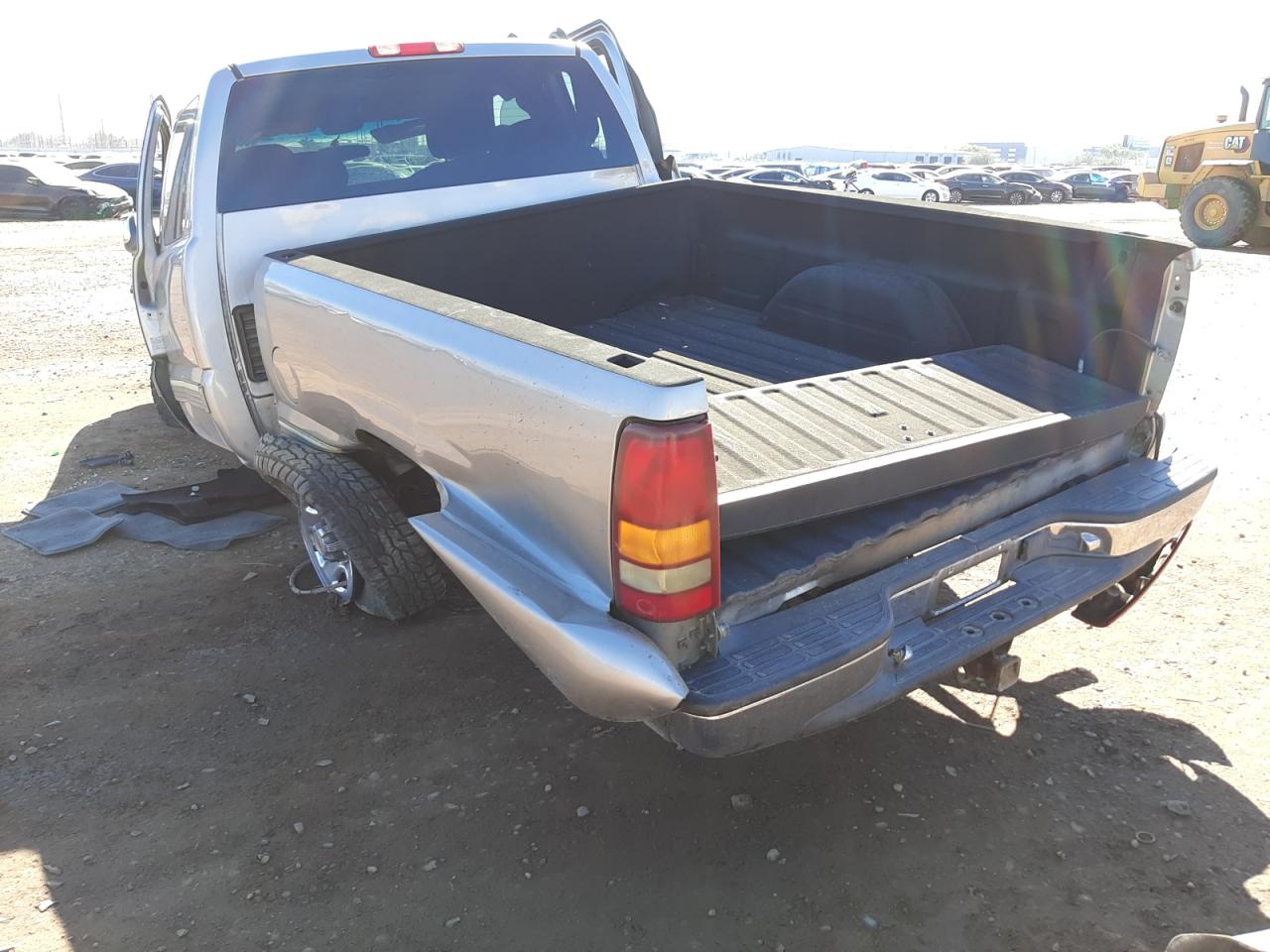 Photo 3 from auction – 2001 CHEVROLET SILVERADO with VIN 2GCEC19T011211561
