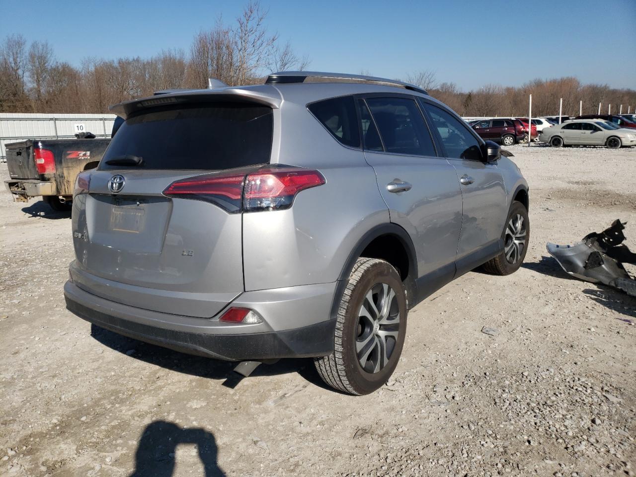 Photo 4 from auction – 2017 TOYOTA RAV4 LE with VIN 2T3ZFREV5HW358216