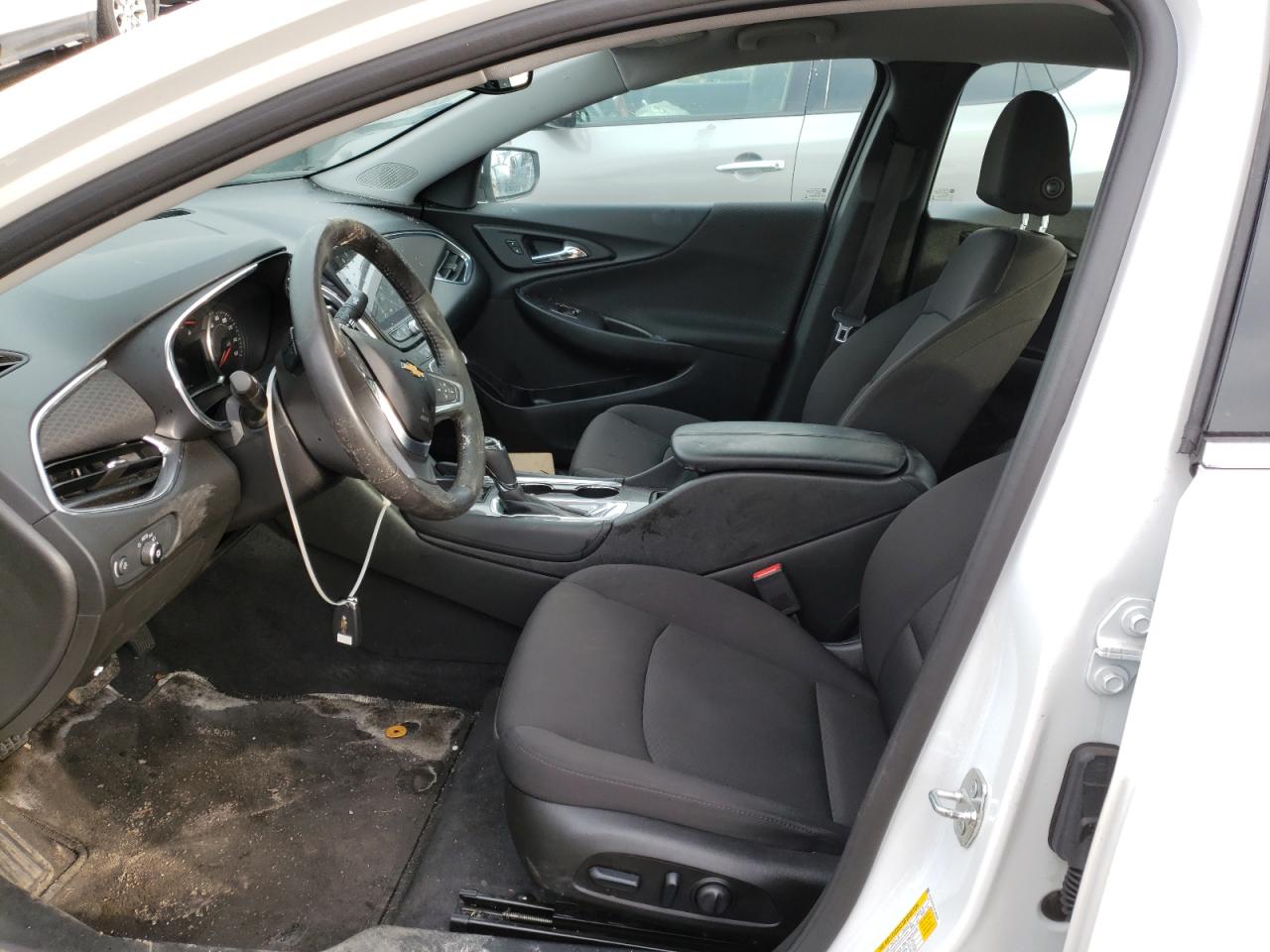 Photo 5 from auction – 2018 CHEVROLET MALIBU LT with VIN 1G1ZD5ST0JF245226