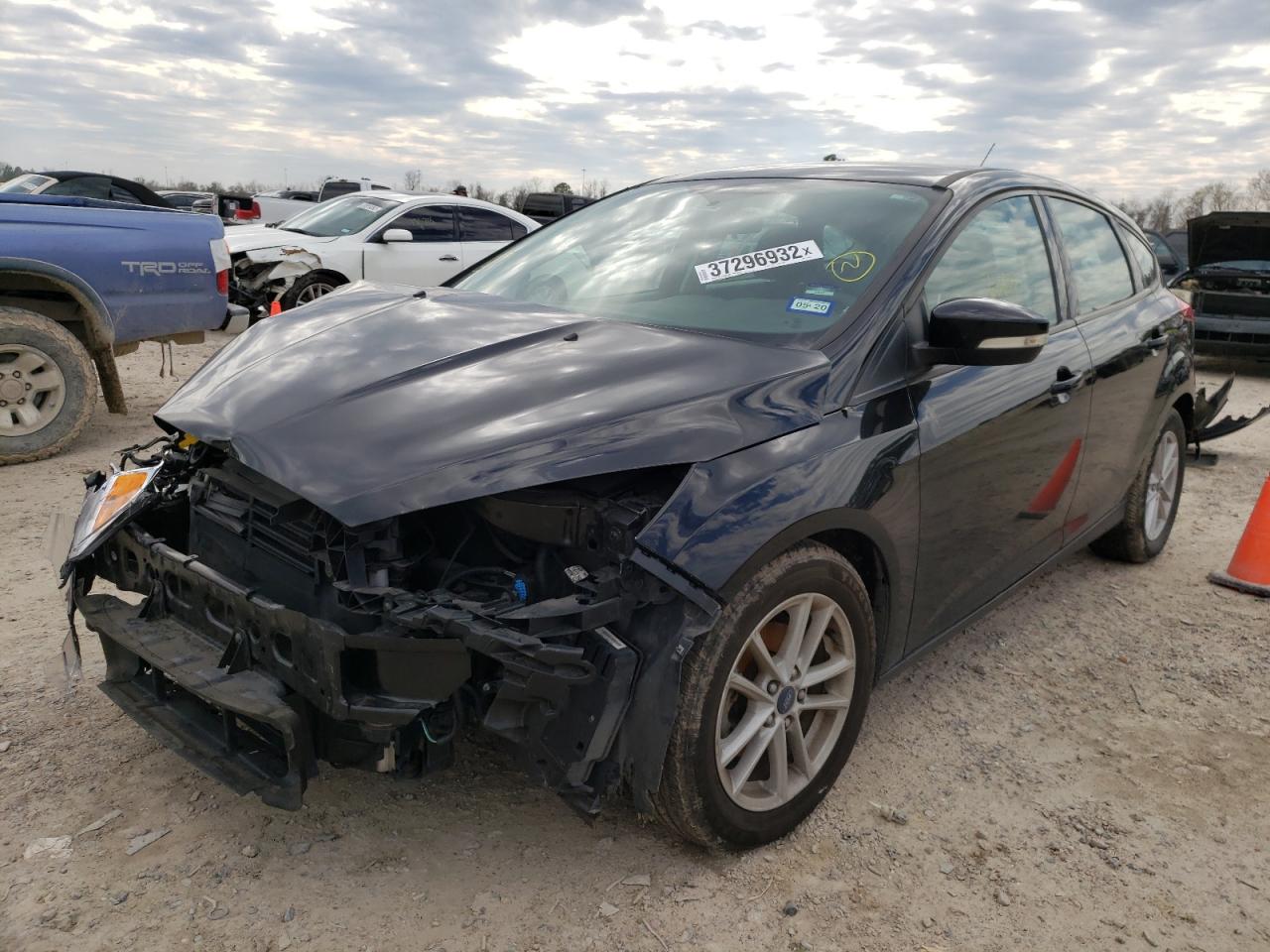 صورة رقم 2 من المزاد - 2017 FORD FOCUS SE مع VIN 1FADP3K22HL283854