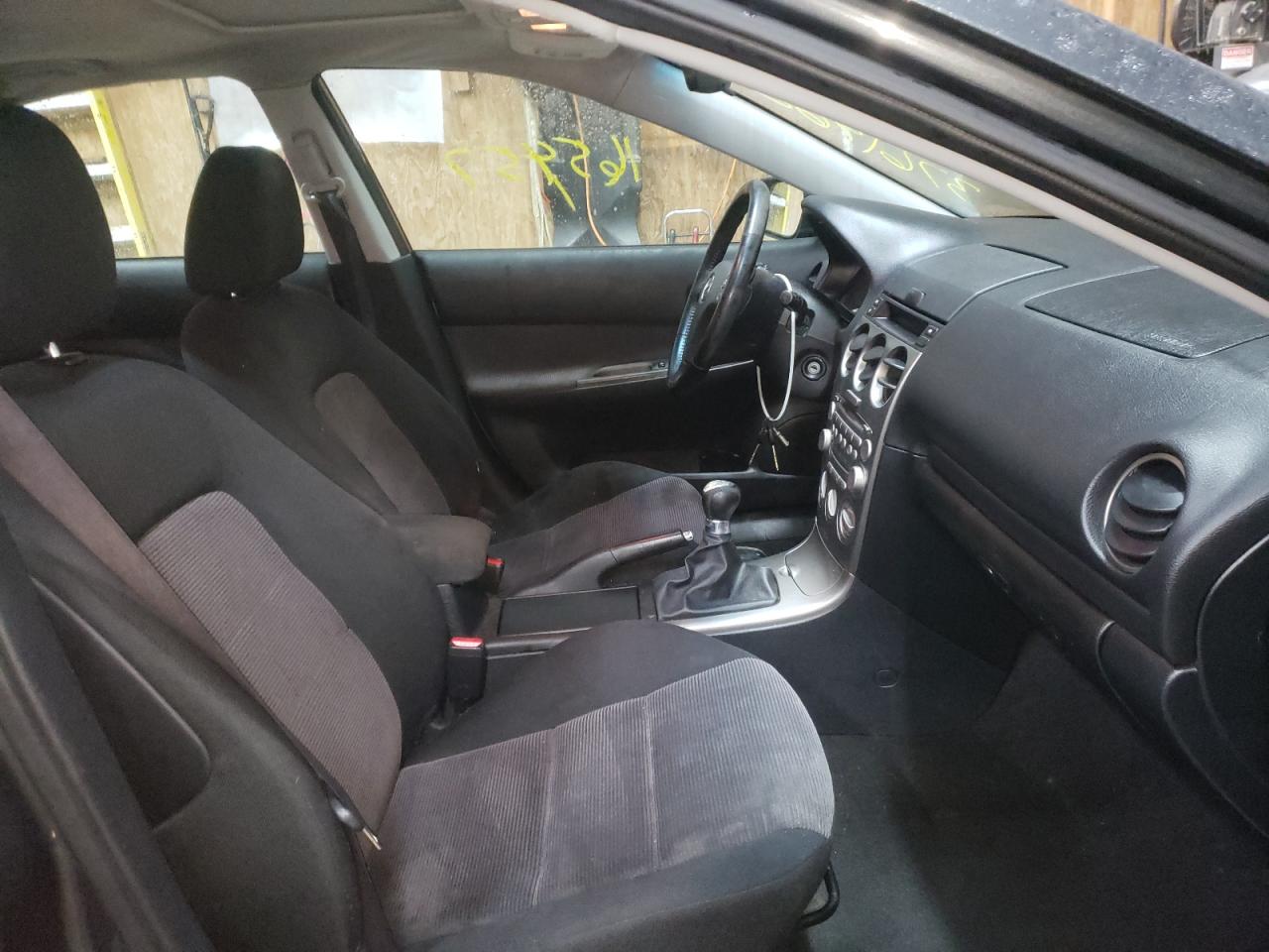 Photo 5 from auction – 2005 MAZDA 6 I with VIN 1YVHP84C555M42990