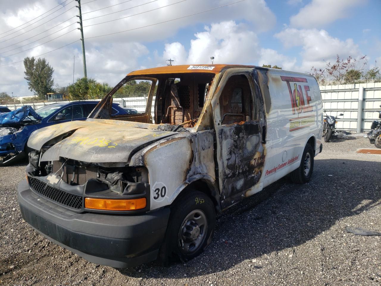 Photo 2 from auction – 2017 CHEVROLET EXPRESS G2 with VIN 1GCWGAFF3H1236543