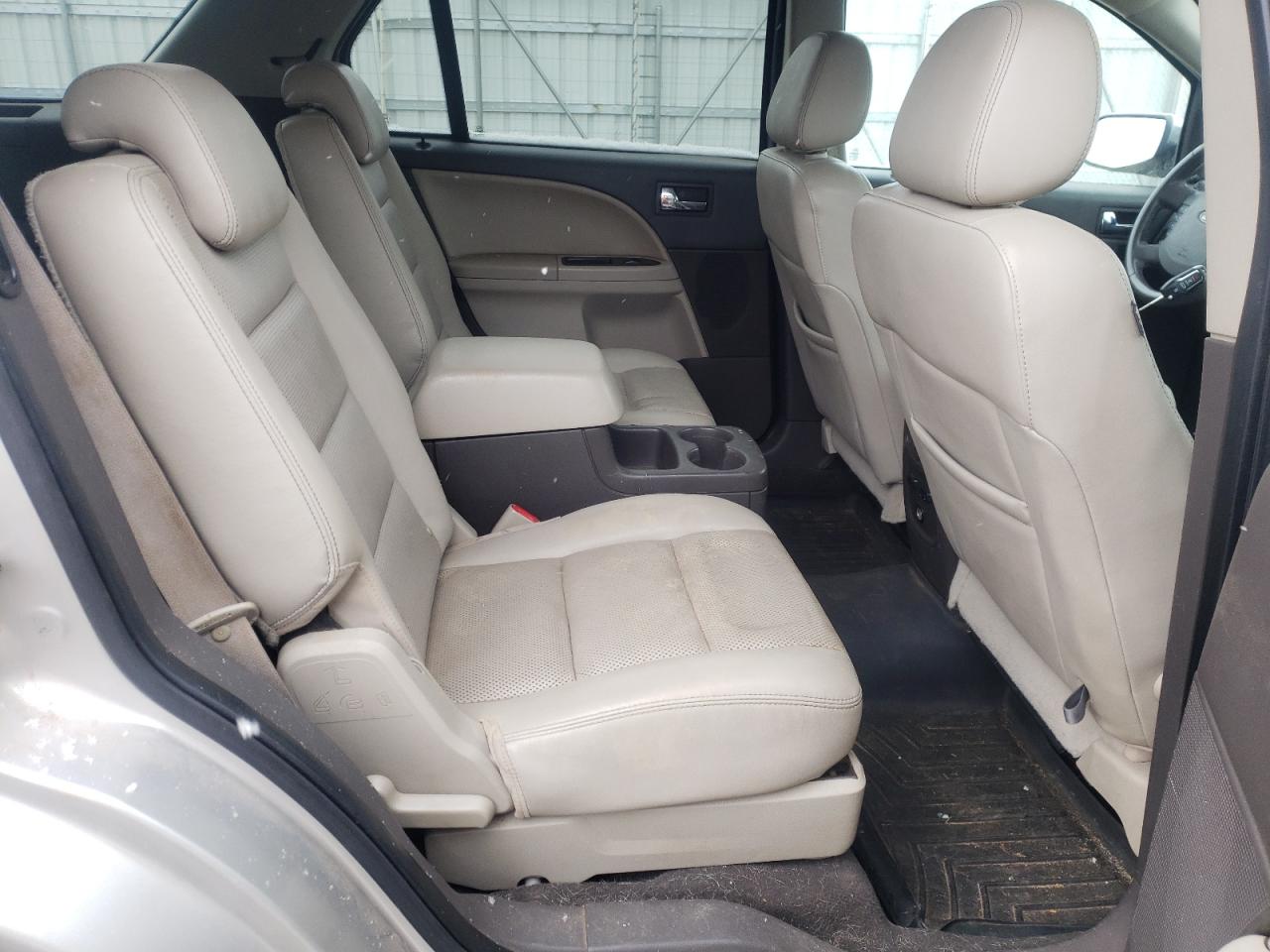 Photo 6 from auction – 2008 FORD TAURUS X L with VIN 1FMDK06WX8GA17104