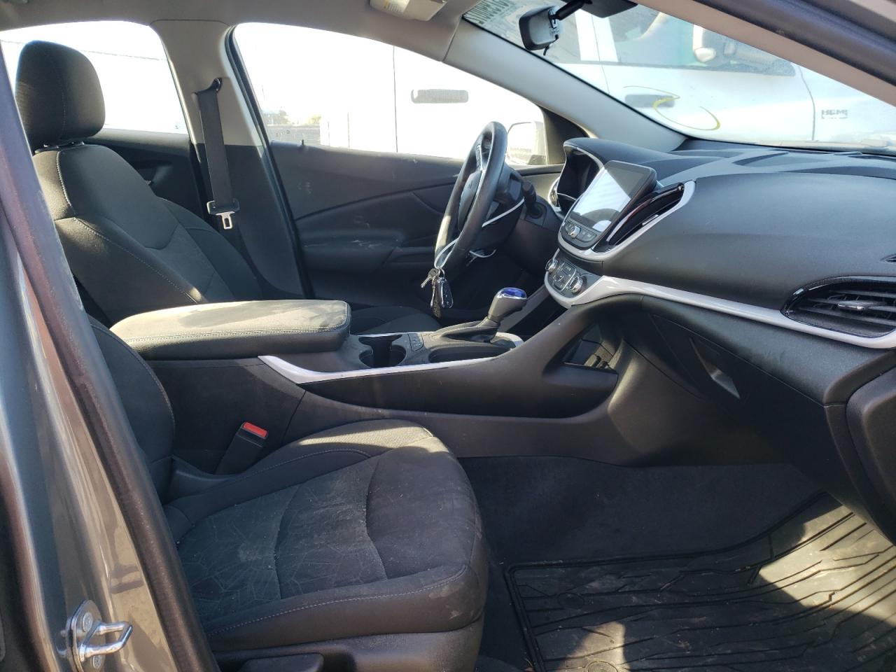 Photo 5 from auction – 2018 CHEVROLET VOLT LT with VIN 1G1RC6S54JU147953