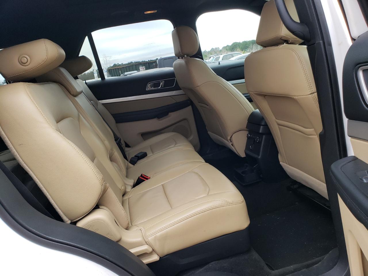 Photo 6 from auction – 2017 FORD EXPLORER X with VIN 1FM5K7D85HGD34953