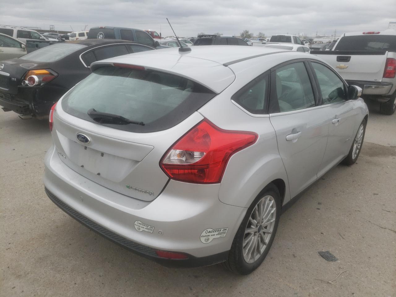 Photo 4 from auction – 2014 FORD FOCUS BEV with VIN 1FADP3R42EL375369