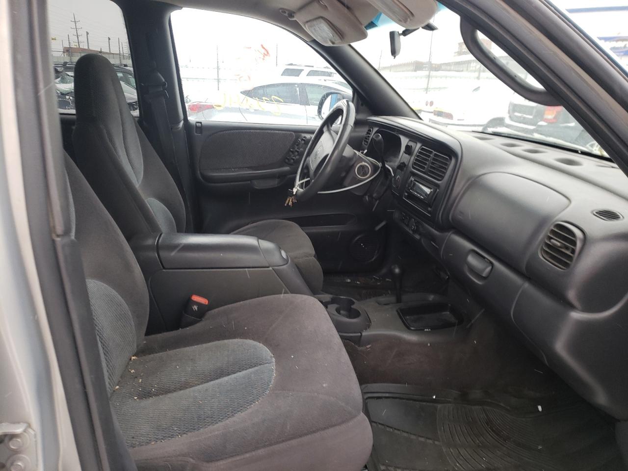 Photo 5 from auction – 2000 DODGE DURANGO with VIN 1B4HS28Z4YF178088