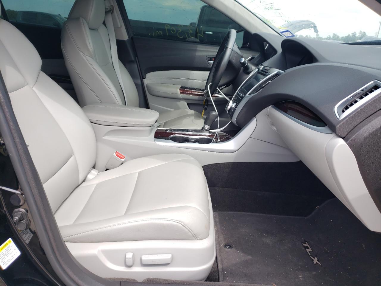 Photo 5 from auction – 2017 ACURA TLX with VIN 19UUB1F39HA002453