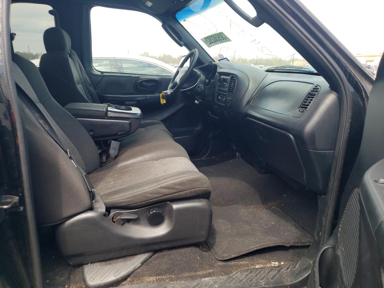 Photo 5 from auction – 2003 FORD F150 with VIN 1FTRX17W03NA24373
