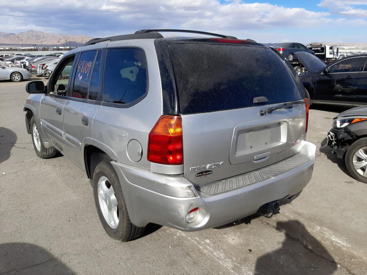 Photo 3 from auction – 2004 GMC ENVOY with VIN 1GKDS13S842319188
