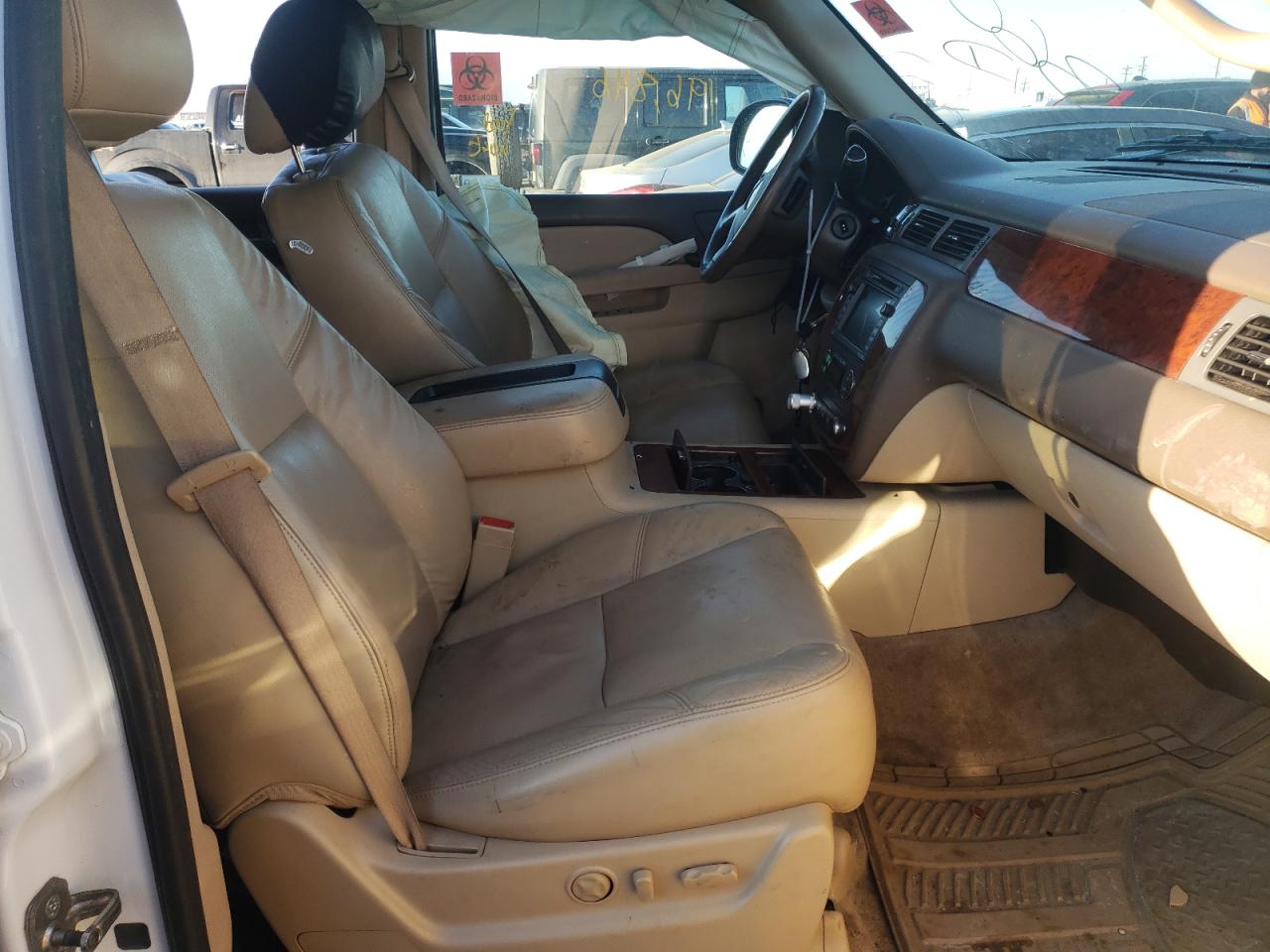 Photo 5 from auction – 2011 CHEVROLET SUBURBAN K with VIN 1GNSKKE30BR233271