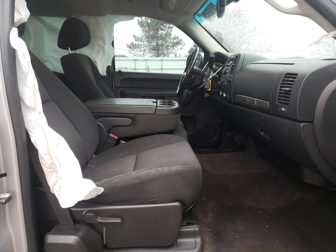 Photo 5 from auction – 2013 CHEVROLET SILVERADO with VIN 1GCRKSE74DZ151704