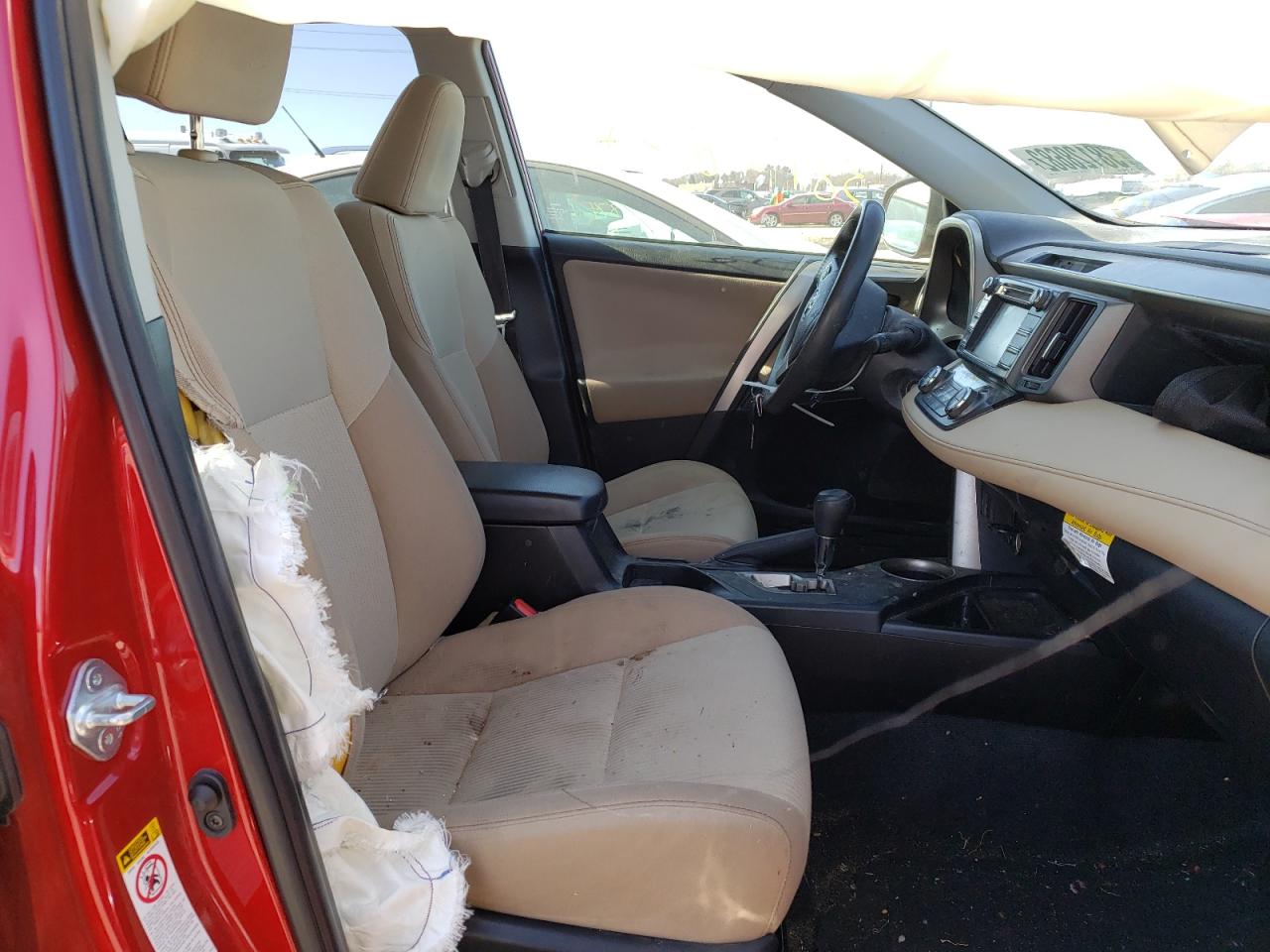 Photo 5 from auction – 2015 TOYOTA RAV4 XLE with VIN JTMRFREV6FD149982