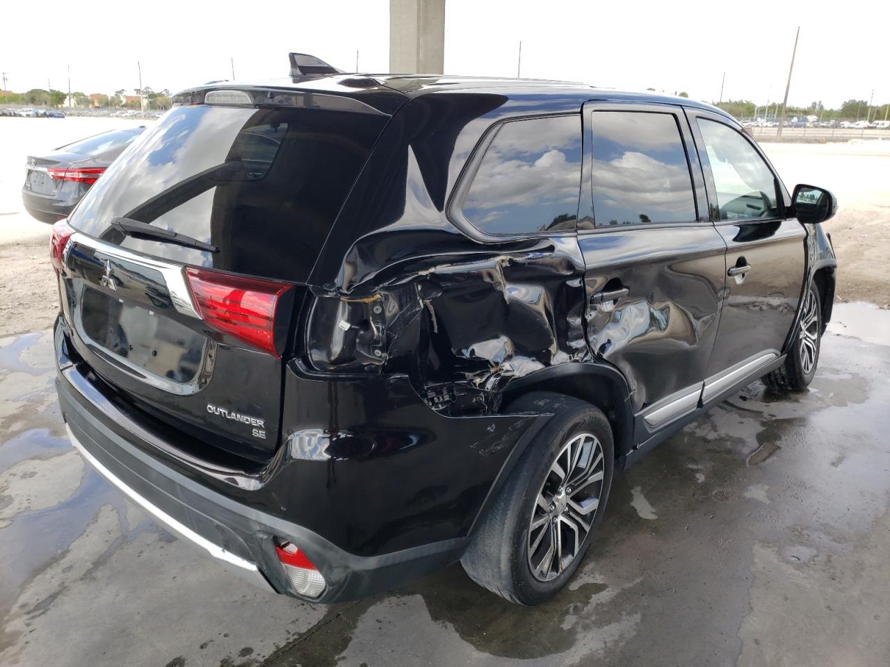 Photo 4 from auction – 2018 MITSUBISHI OUTLANDER with VIN JA4AD3A37JJ001283