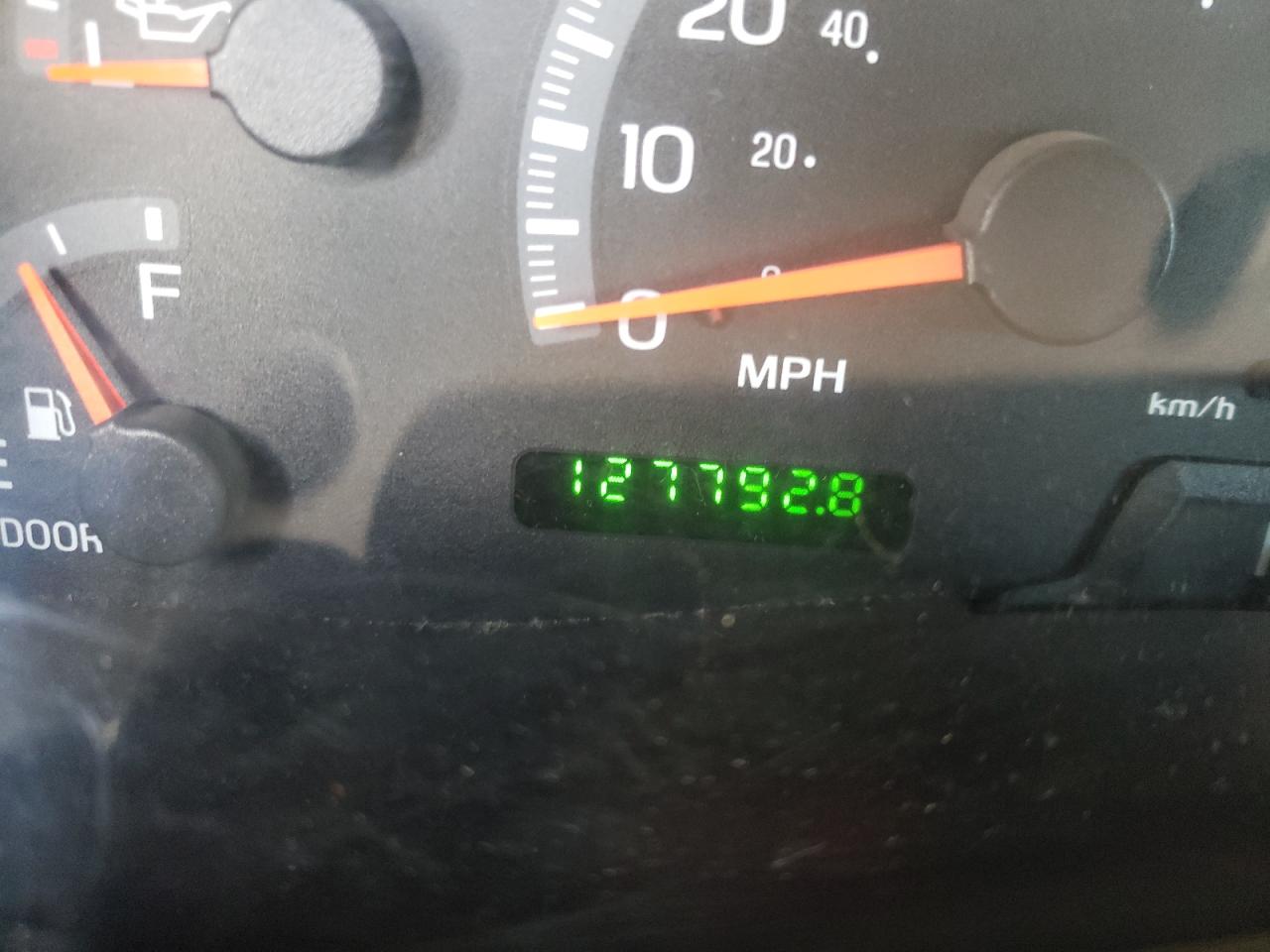 Photo 8 from auction – 2002 FORD F150 with VIN 1FTRF17L82NB05662