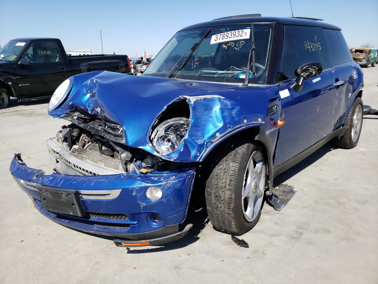 Photo 2 from auction – 2005 MINI COOPER with VIN WMWRC33555TJ69604