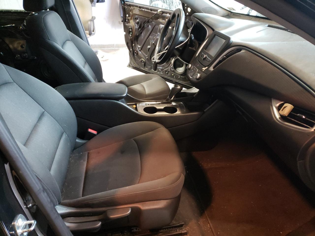 Photo 5 from auction – 2018 CHEVROLET MALIBU LS with VIN 1G1ZB5ST9JF111479