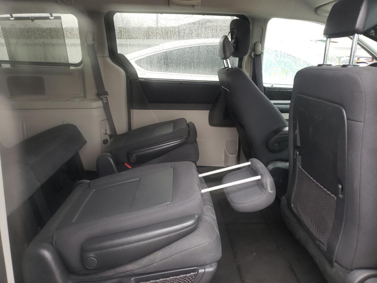 Photo 6 from auction – 2010 DODGE GRAND CARA with VIN 2D4RN6DX4AR360773