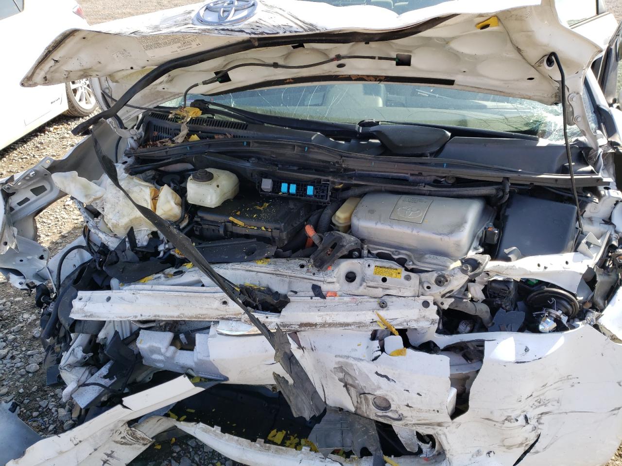 Photo 7 from auction – 2006 TOYOTA PIRUS with VIN JTDKB20U267520573