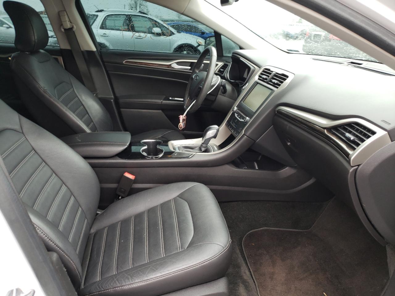 Photo 5 from auction – 2015 FORD FUSION with VIN 3FA6P0HD5FR219547