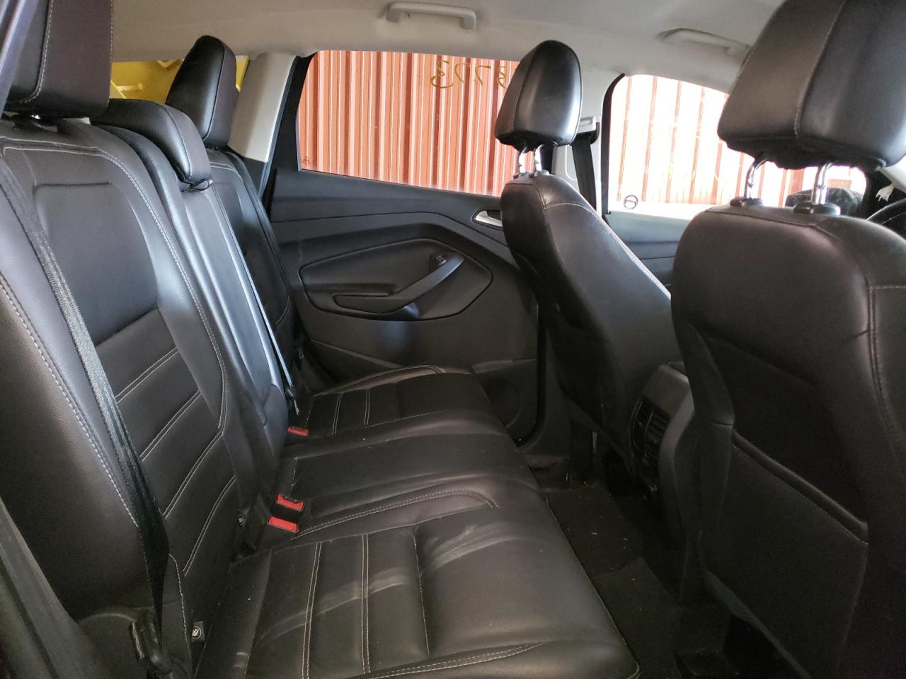 Photo 6 from auction – 2017 FORD ESCAPE SE with VIN 1FMCU9GDXHUB63057
