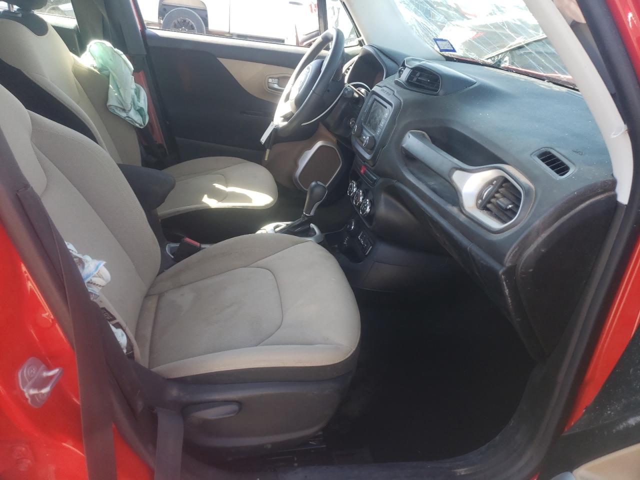 Photo 5 from auction – 2015 JEEP RENEGADE S with VIN ZACCJBAT4FPB41932
