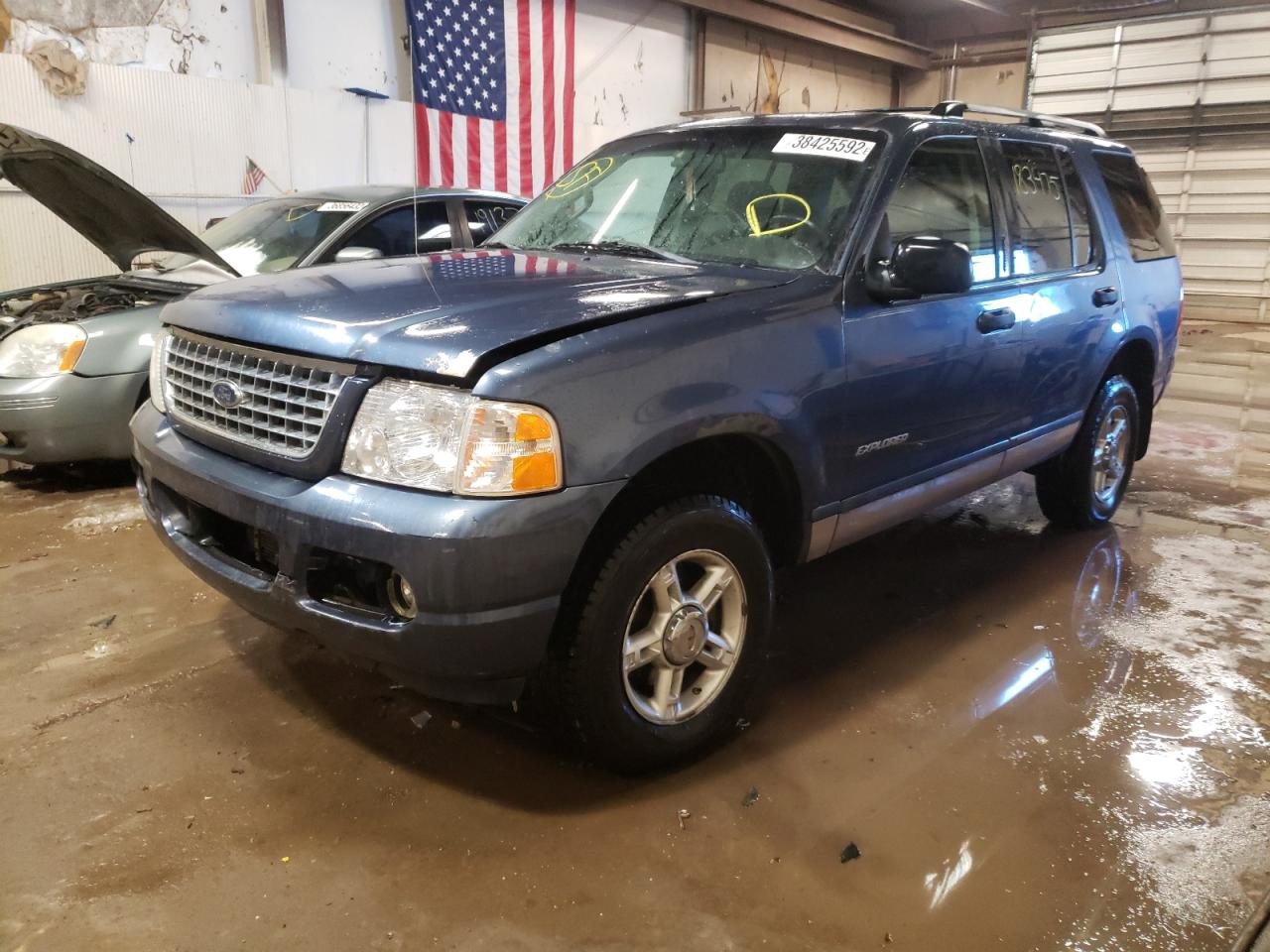 Photo 2 from auction – 2004 FORD EXPLORER X with VIN 1FMZU73K14ZA30705