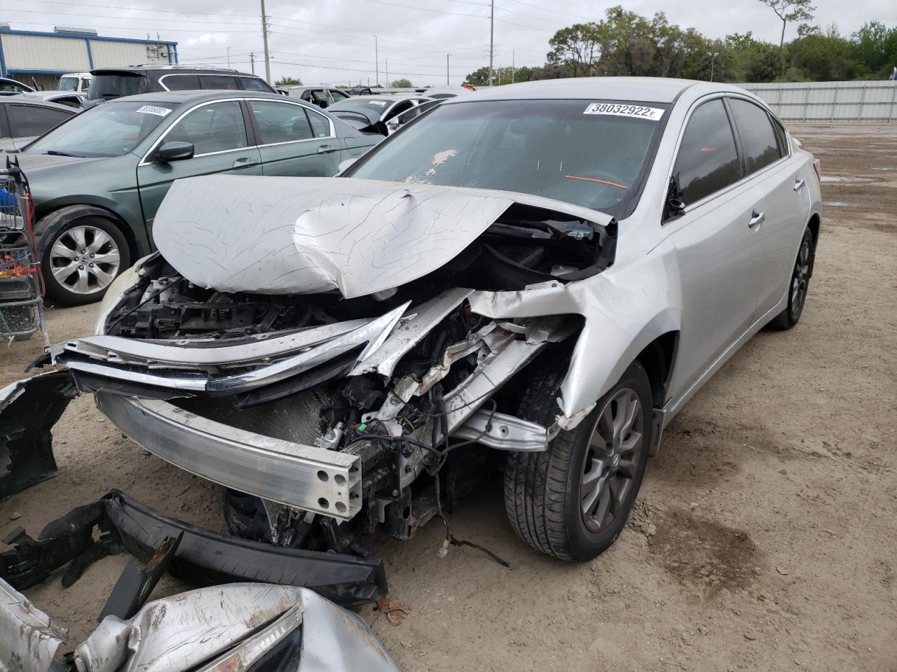 Photo 2 from auction – 2015 NISSAN ALTIMA 2.5 with VIN 1N4AL3AP0FC477288