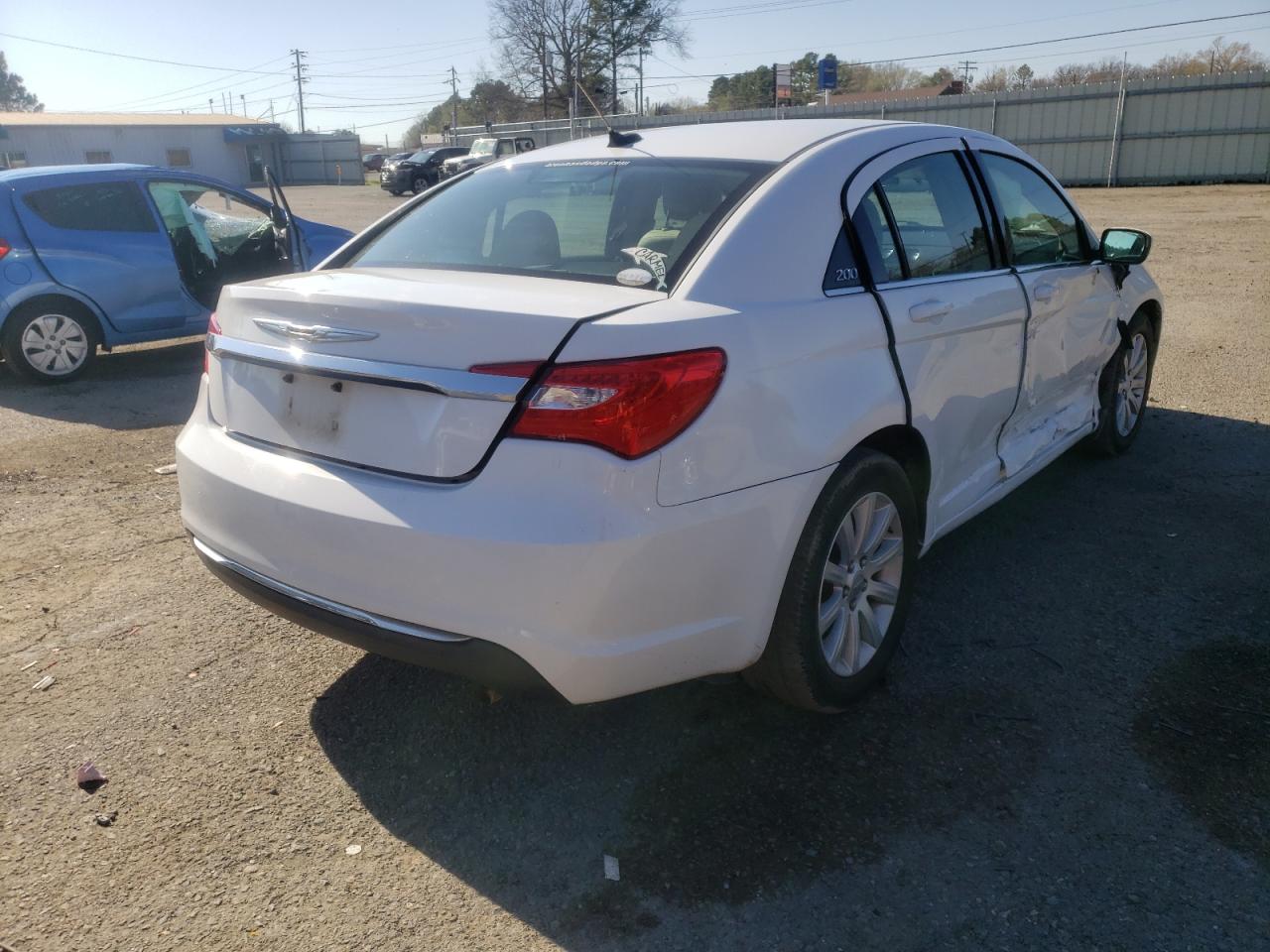 Photo 4 from auction – 2014 CHRYSLER 200 TOURIN with VIN 1C3CCBBB1EN186502