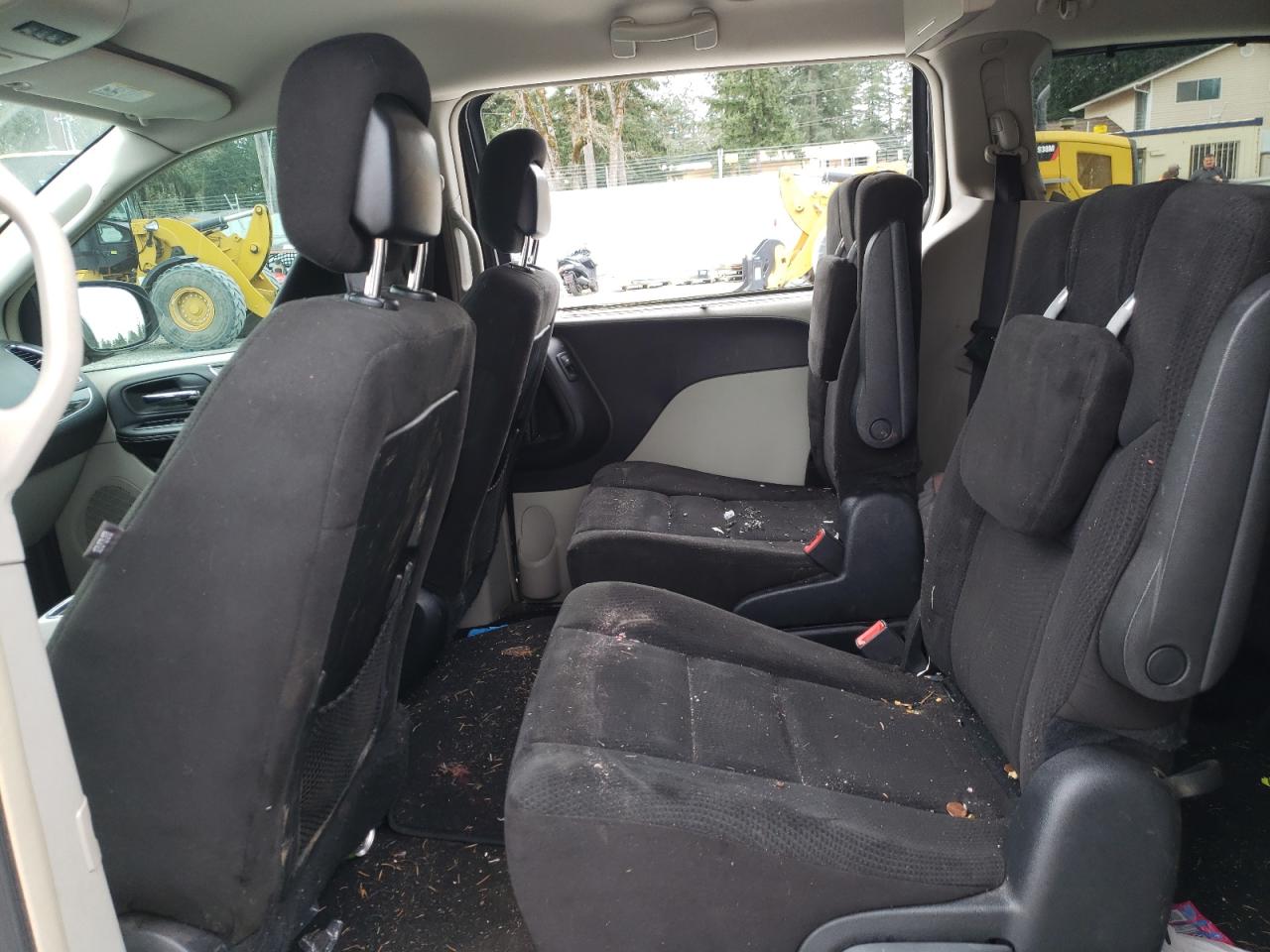 Photo 6 from auction – 2015 CHRYSLER TOWN & COU with VIN 2C4RC1BG5FR603085