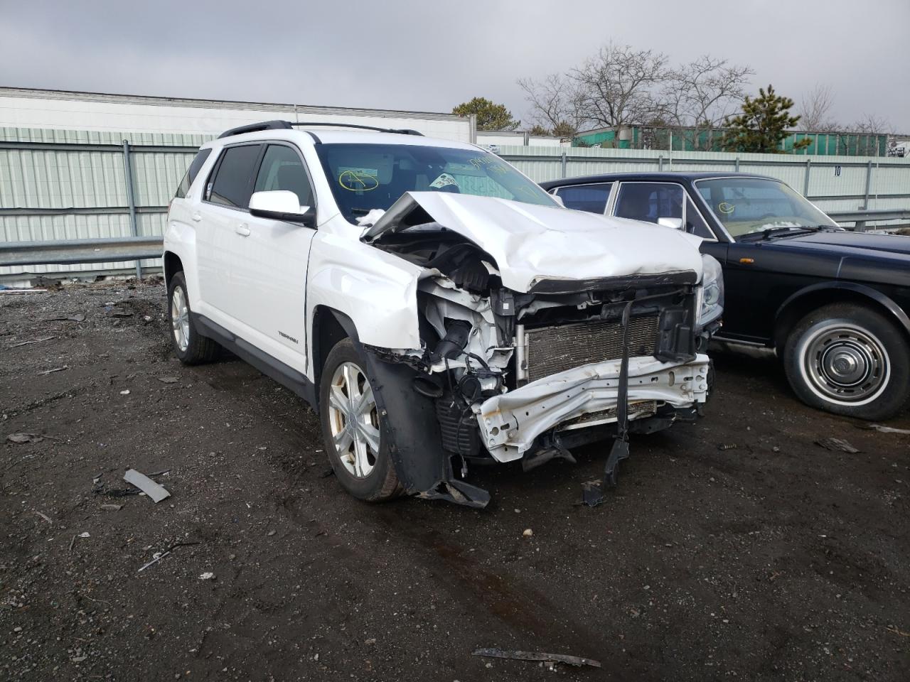 GMC TERRAIN SL 2017 with VIN 2GKFLTEK8H6335611 - Photo from auction