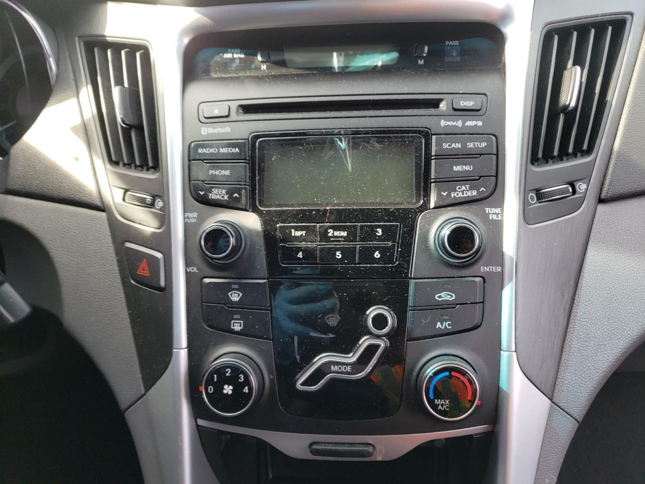 Photo 9 from auction – 2013 HYUNDAI SONATA GLS with VIN 5NPEB4AC0DH749275