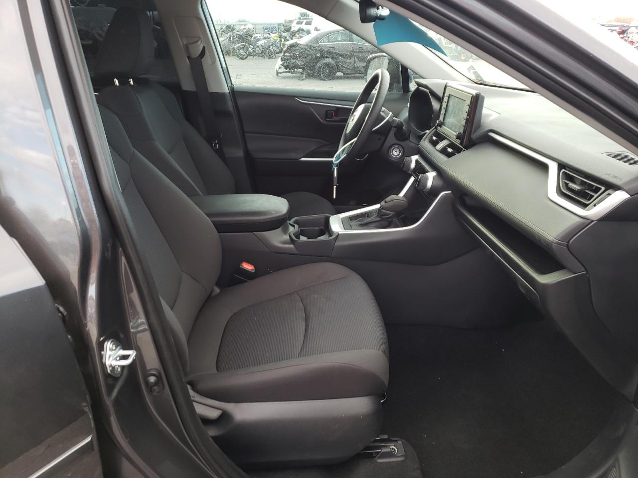 Photo 5 from auction – 2021 TOYOTA RAV4 LE with VIN 2T3H1RFV7MW178660