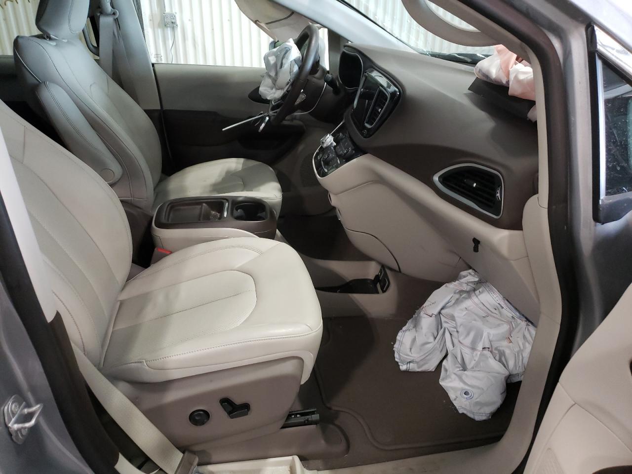 Photo 5 from auction – 2020 CHRYSLER PACIFICA T with VIN 2C4RC1BG2LR247691
