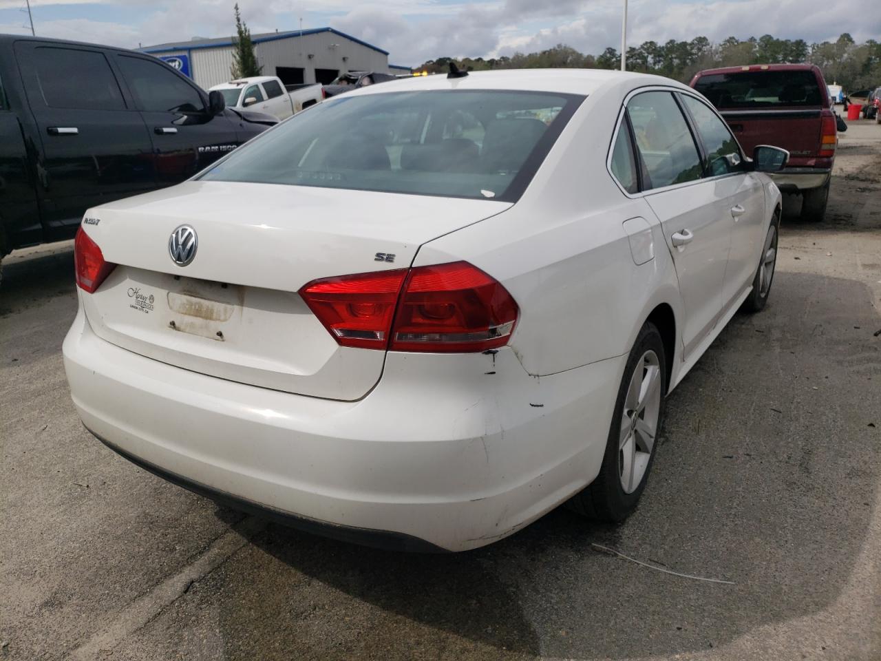 Photo 4 from auction – 2012 VOLKSWAGEN PASSAT SE with VIN 1VWBH7A39CC110385
