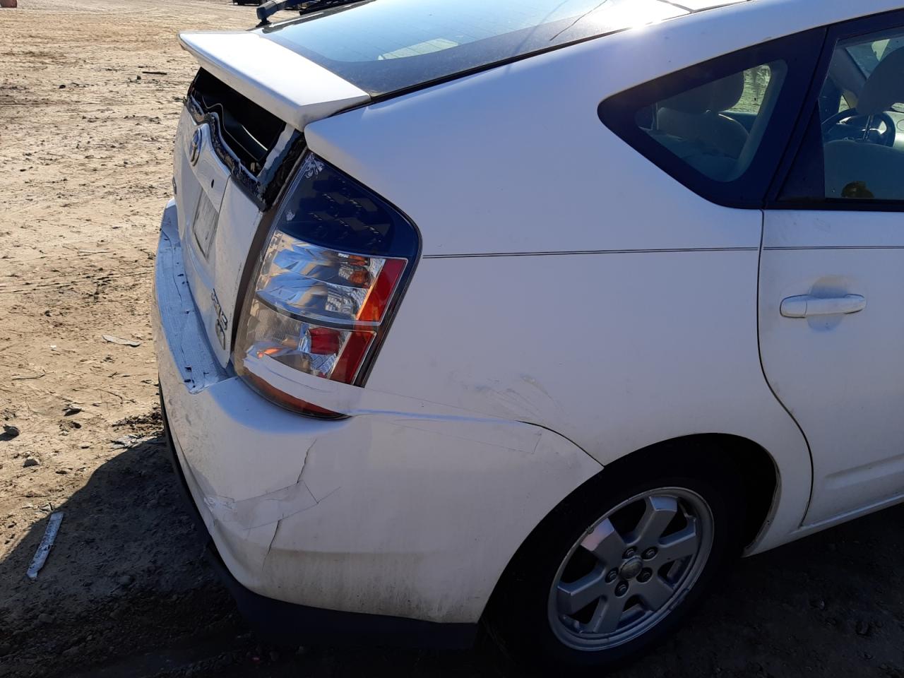 Photo 9 from auction – 2005 TOYOTA PRIUS with VIN JTDKB22U553035458