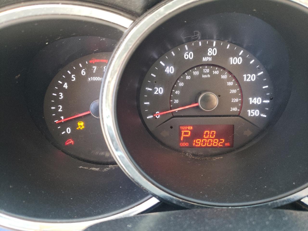 Photo 8 from auction – 2012 KIA SORENTO EX with VIN 5XYKU4A26CG238325