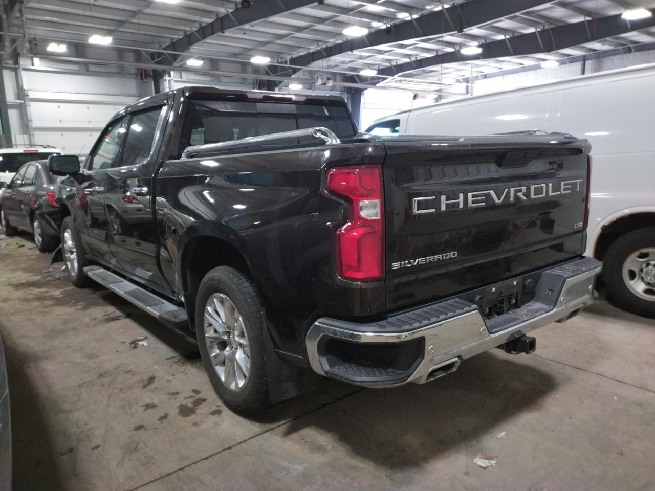 Photo 3 from auction – 2019 CHEVROLET SILVERADO with VIN 3GCUYGED6KG130331