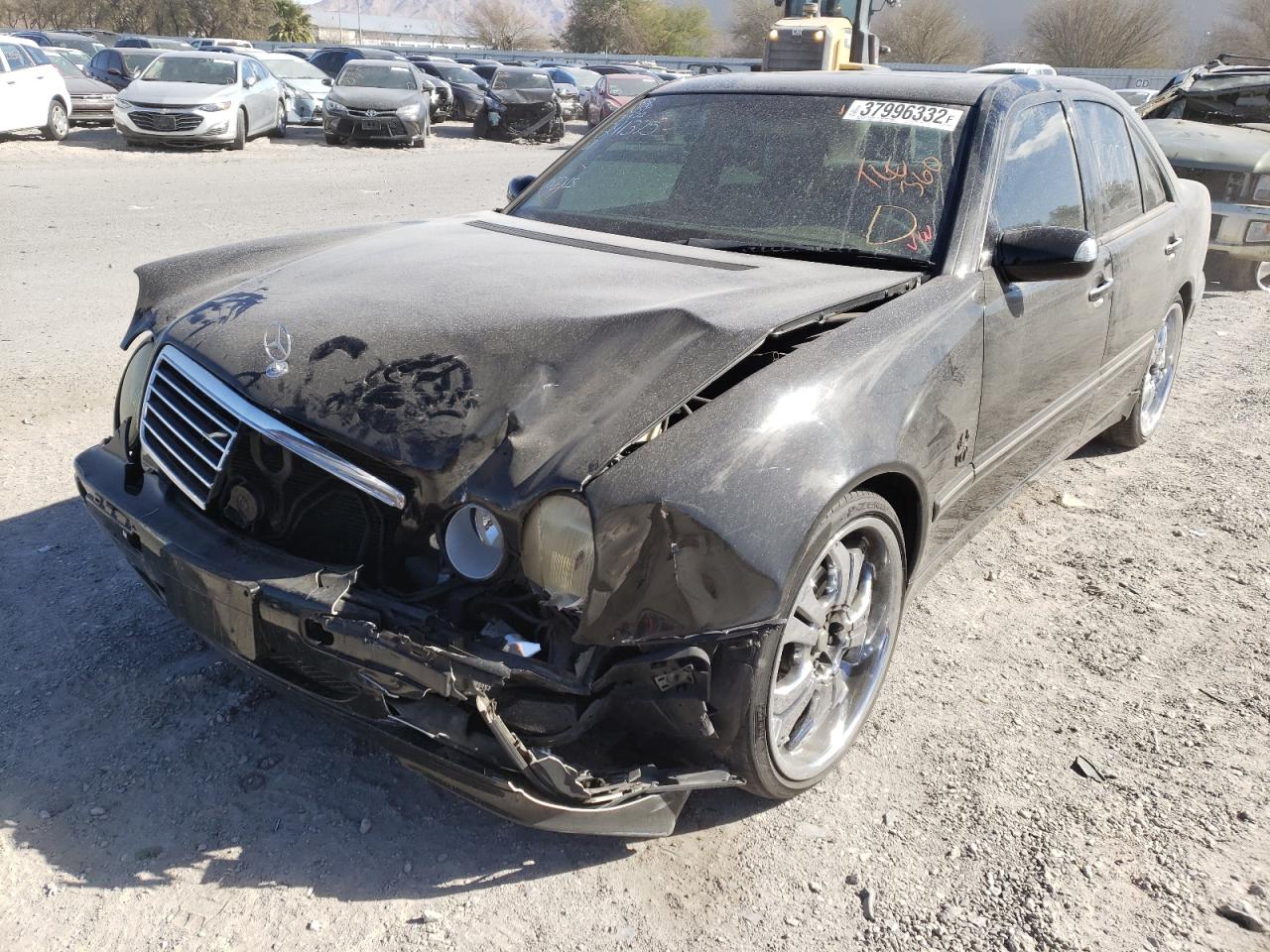 Photo 2 from auction – 2002 MERCEDES-BENZ E 320 with VIN WDBJF65J62B492305