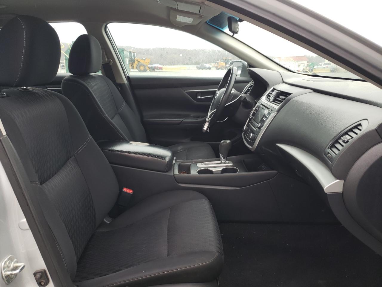 Photo 5 from auction – 2017 NISSAN ALTIMA 2.5 with VIN 1N4AL3AP9HC257201