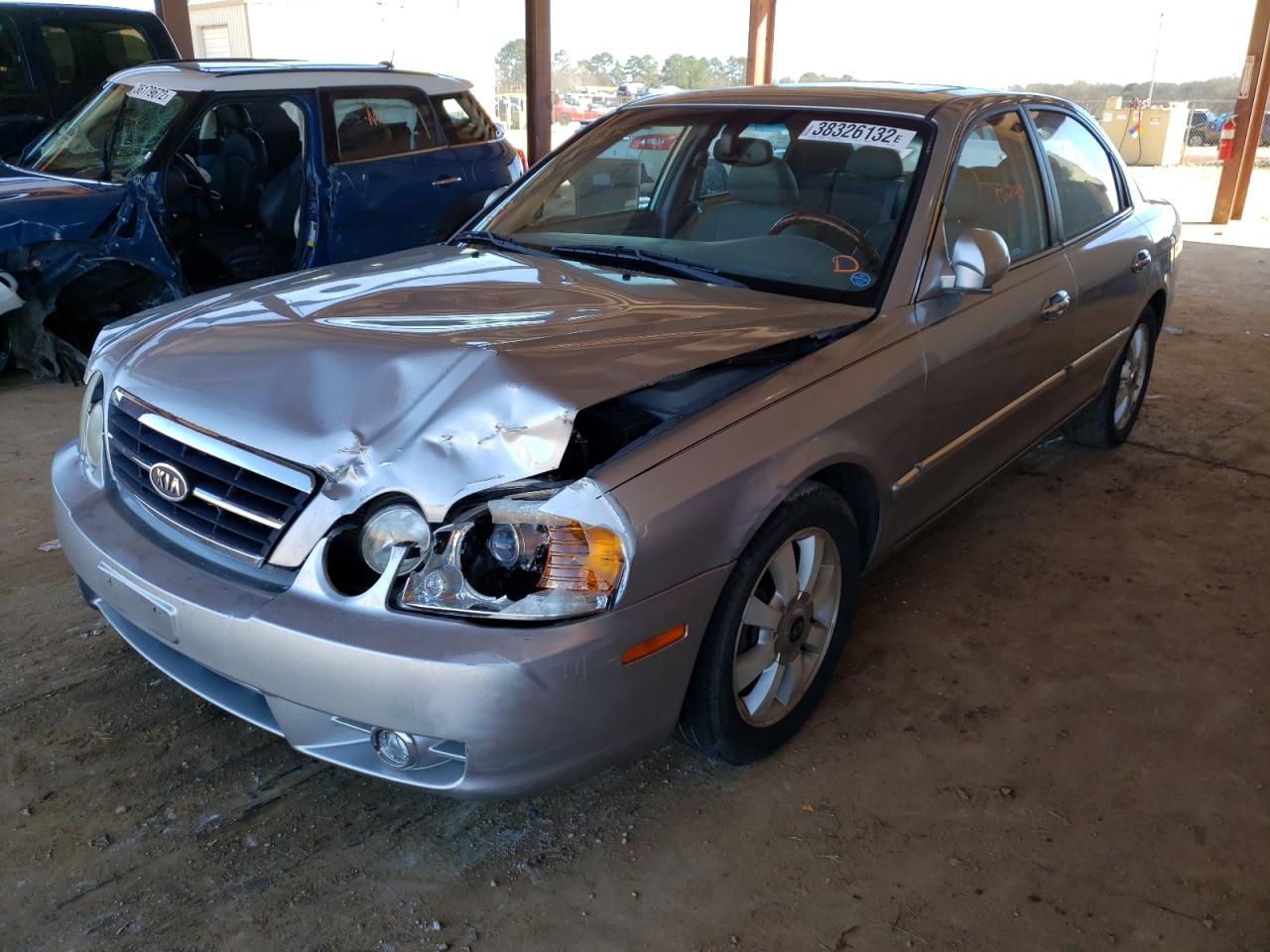Photo 2 from auction – 2004 KIA OPTIMA LX with VIN KNAGD128445296156